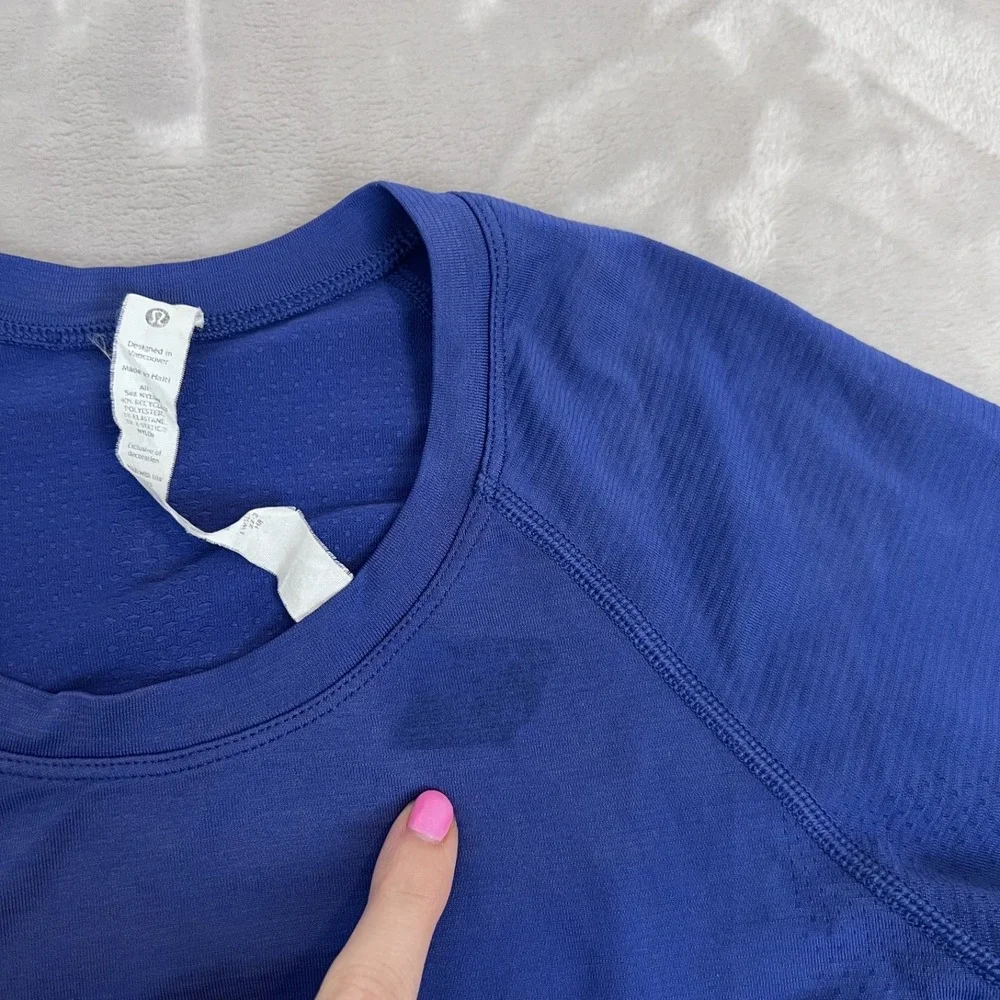 Lululemon Swiftly Tech Short Sleeve 2.0 Womens Size 4 Blue Psychic Athletic READ - Picture 2 of 9
